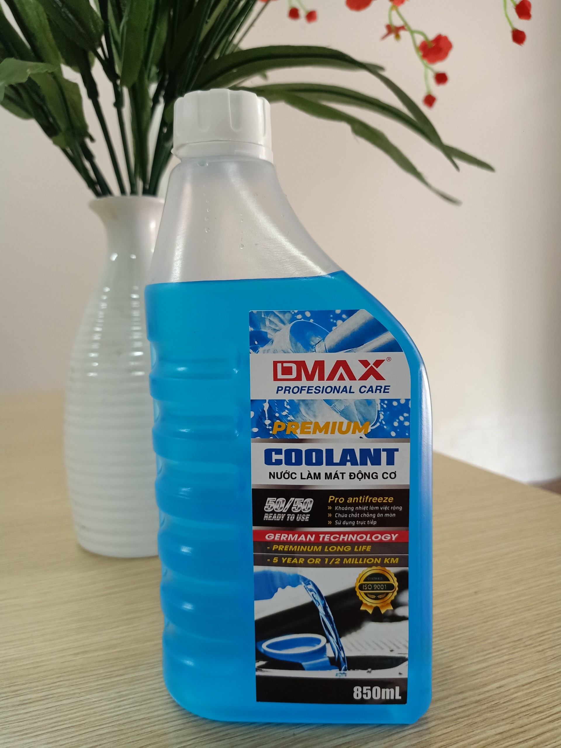 Dung dịch làm mát động cơ Dmax - Premium Coolant 850ml